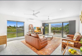 Tranquil paradise - whole home - with views! King and Queen beds